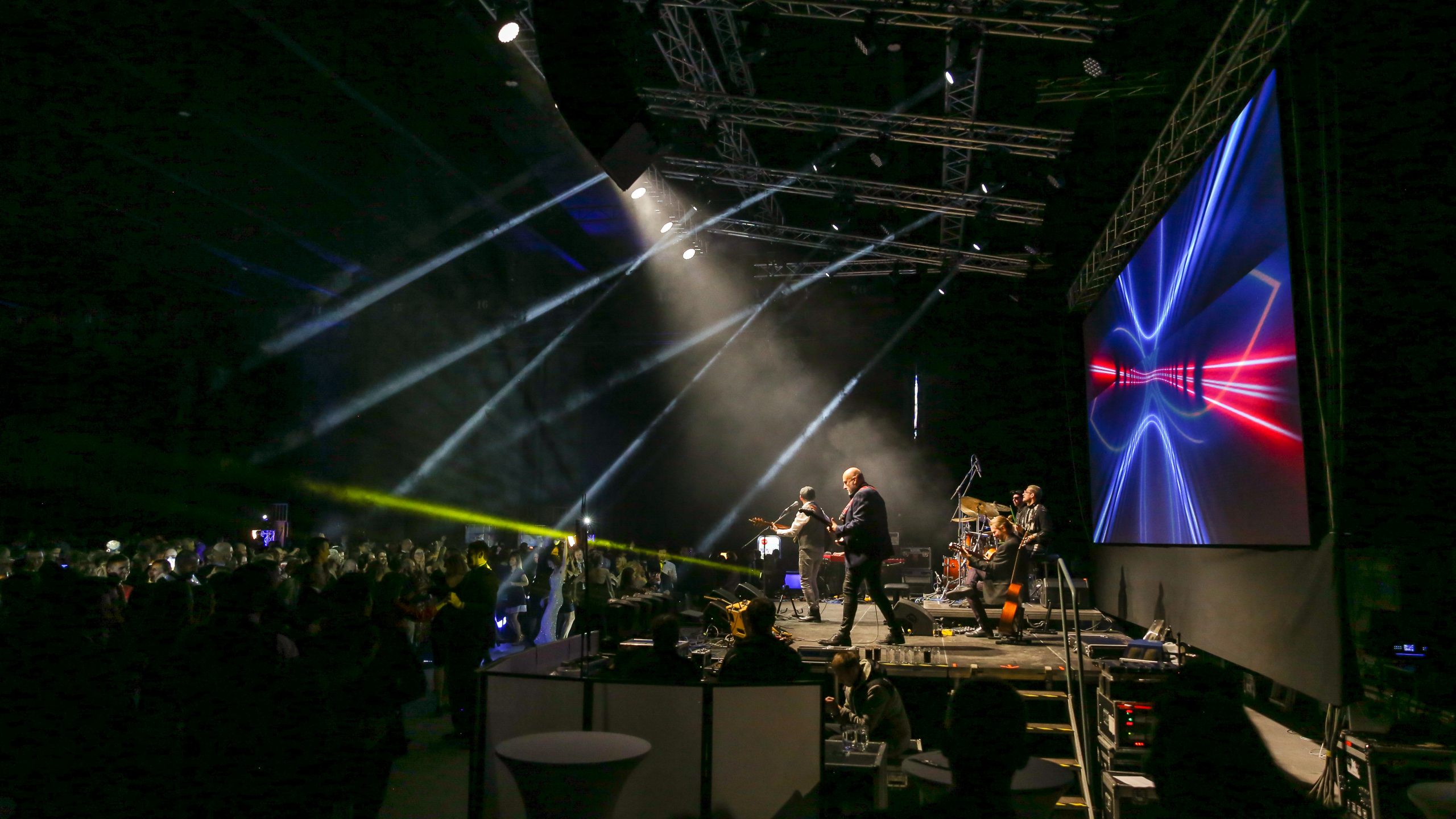 Efficient technicians team will solveAny Problem