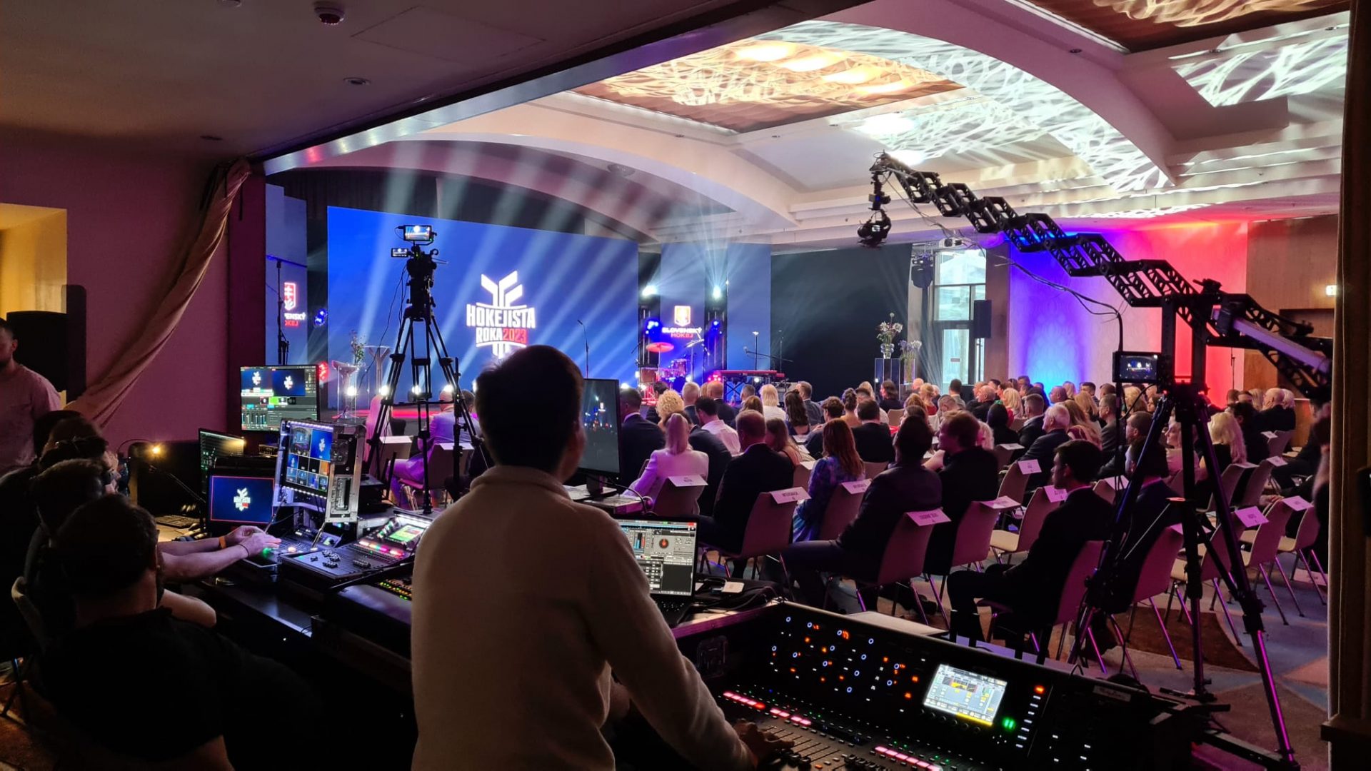 Efficient technicians team will solveAny Problem